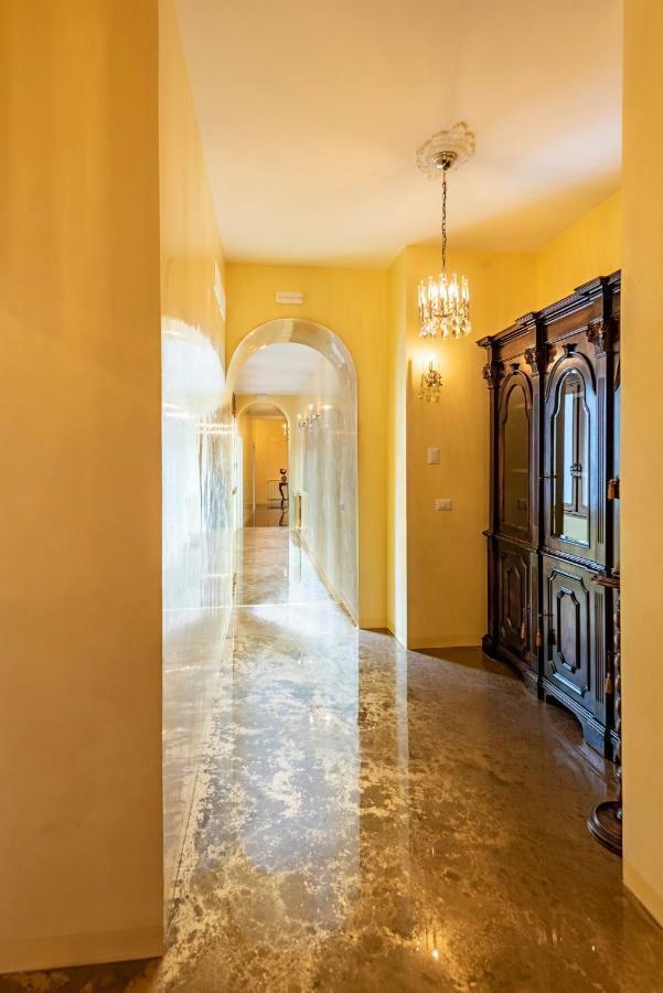 Apartmán Elegant Historic Large House On Lake Como Gravedona Exteriér fotografie